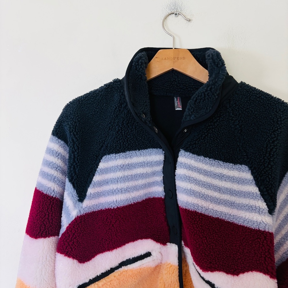 NWOT $198 Free People Hit the Slopes Printed Fleece Jacket S - Picture 3 of 11